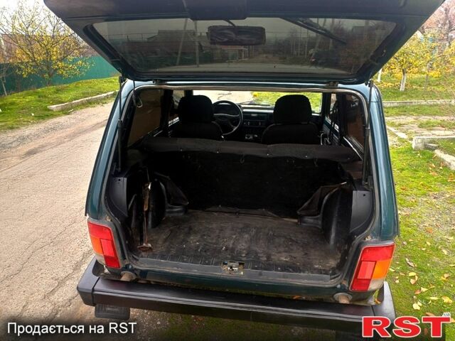 Зеленый ВАЗ Нива, объемом двигателя 1.7 л и пробегом 186 тыс. км за 3000 $, фото 7 на Automoto.ua