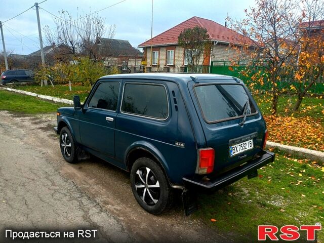 Зеленый ВАЗ Нива, объемом двигателя 1.7 л и пробегом 186 тыс. км за 3000 $, фото 5 на Automoto.ua