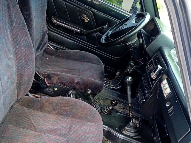 Зелений ВАЗ Нива, об'ємом двигуна 1.7 л та пробігом 150 тис. км за 2500 $, фото 4 на Automoto.ua