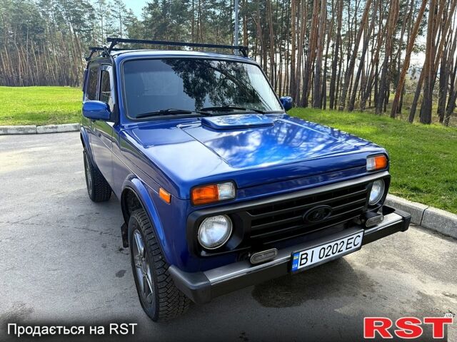 Зеленый ВАЗ Нива, объемом двигателя 1.9 л и пробегом 340 тыс. км за 3500 $, фото 1 на Automoto.ua