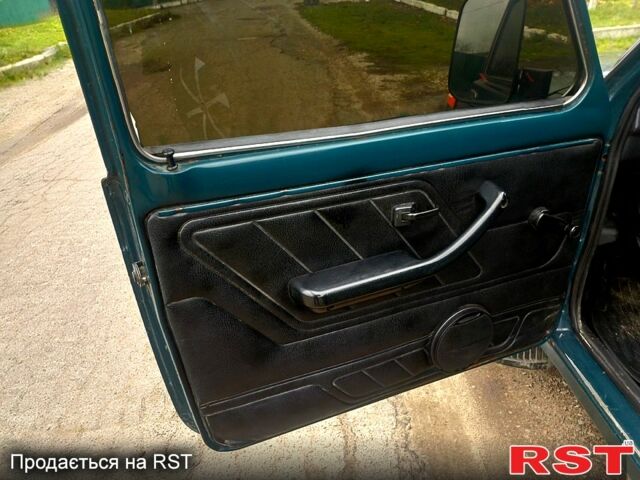 Зеленый ВАЗ Нива, объемом двигателя 1.7 л и пробегом 186 тыс. км за 3000 $, фото 9 на Automoto.ua