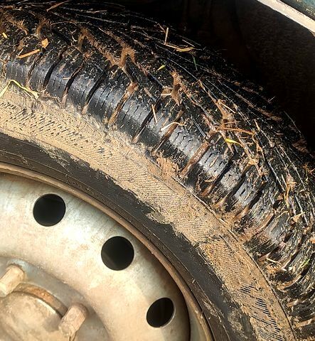 Зелений ВАЗ Нива, об'ємом двигуна 1.7 л та пробігом 0 тис. км за 3000 $, фото 4 на Automoto.ua