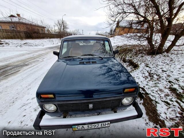 Зеленый ВАЗ Нива, объемом двигателя 1.6 л и пробегом 270 тыс. км за 2500 $, фото 2 на Automoto.ua