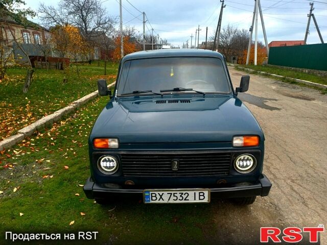 Зеленый ВАЗ Нива, объемом двигателя 1.7 л и пробегом 186 тыс. км за 3000 $, фото 1 на Automoto.ua
