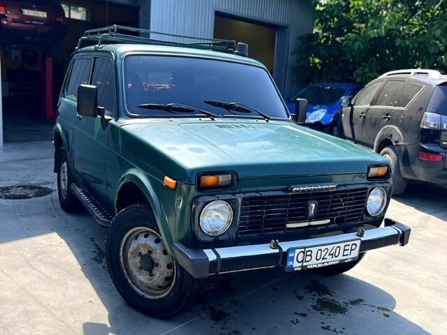 Зелений ВАЗ Нива, об'ємом двигуна 1.7 л та пробігом 100 тис. км за 2300 $, фото 1 на Automoto.ua