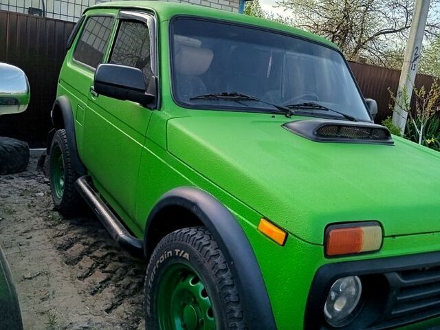 Зелений ВАЗ Нива, об'ємом двигуна 17 л та пробігом 96 тис. км за 3300 $, фото 2 на Automoto.ua