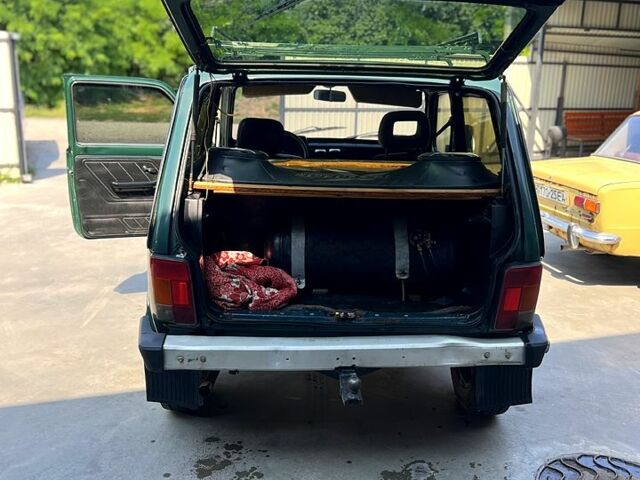 Зелений ВАЗ Нива, об'ємом двигуна 1.7 л та пробігом 100 тис. км за 2300 $, фото 7 на Automoto.ua