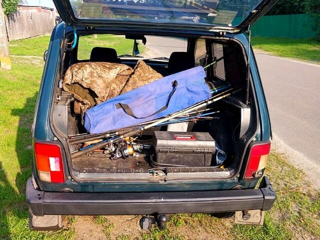 Зеленый ВАЗ Нива, объемом двигателя 1.7 л и пробегом 150 тыс. км за 3000 $, фото 1 на Automoto.ua