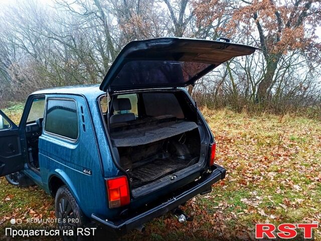 Зеленый ВАЗ Нива, объемом двигателя 1.7 л и пробегом 357 тыс. км за 2600 $, фото 2 на Automoto.ua