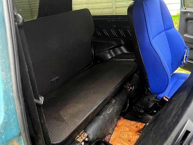 Зеленый ВАЗ Нива, объемом двигателя 1.7 л и пробегом 235 тыс. км за 2700 $, фото 9 на Automoto.ua