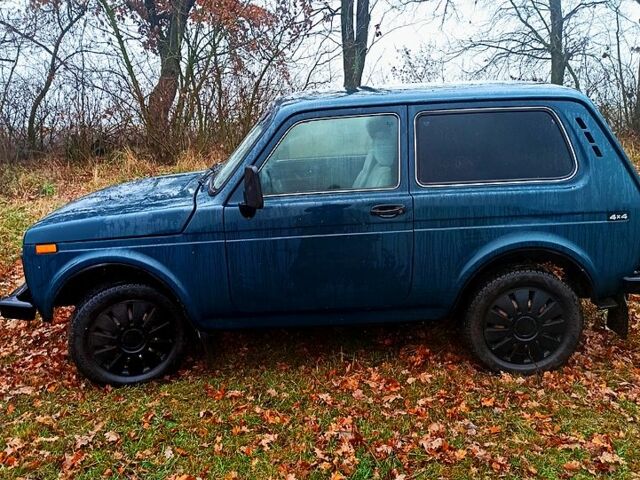 Зеленый ВАЗ Нива, объемом двигателя 1.7 л и пробегом 357 тыс. км за 2600 $, фото 10 на Automoto.ua