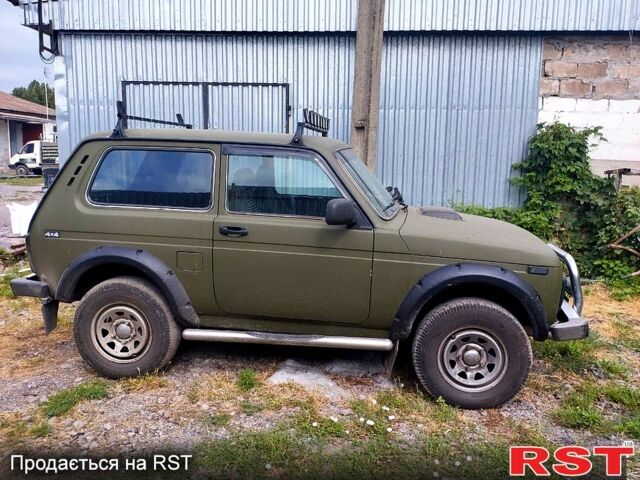 Зеленый ВАЗ Нива, объемом двигателя 1.7 л и пробегом 150 тыс. км за 3500 $, фото 1 на Automoto.ua