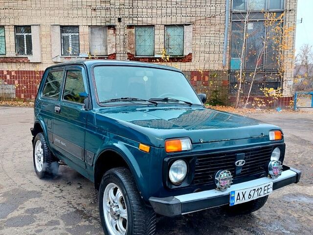Зеленый ВАЗ Нива, объемом двигателя 1.7 л и пробегом 163 тыс. км за 2800 $, фото 1 на Automoto.ua
