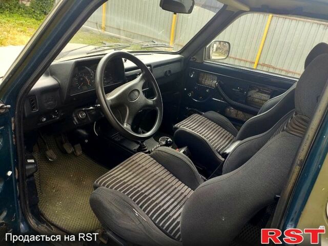 Зеленый ВАЗ Нива, объемом двигателя 1.7 л и пробегом 150 тыс. км за 3500 $, фото 2 на Automoto.ua
