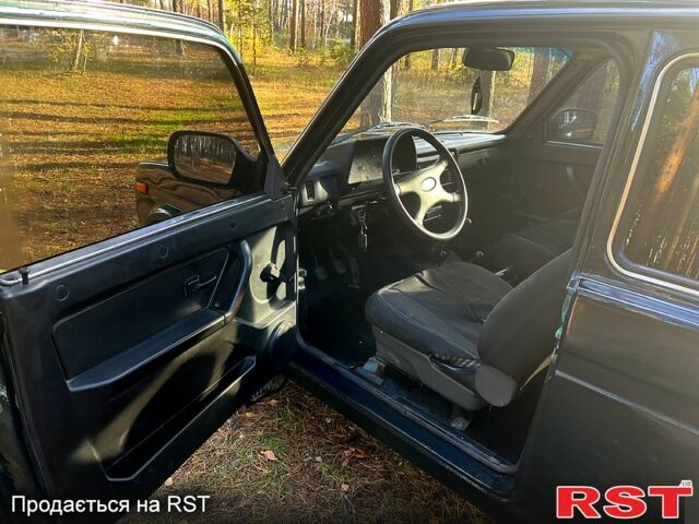 Зеленый ВАЗ Нива, объемом двигателя 1.7 л и пробегом 208 тыс. км за 3300 $, фото 7 на Automoto.ua