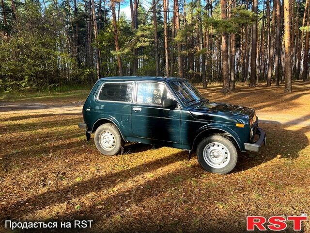 Зеленый ВАЗ Нива, объемом двигателя 1.7 л и пробегом 208 тыс. км за 3300 $, фото 1 на Automoto.ua
