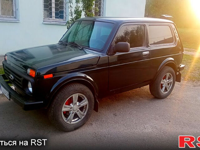 Зеленый ВАЗ Нива, объемом двигателя 1.7 л и пробегом 200 тыс. км за 3700 $, фото 2 на Automoto.ua