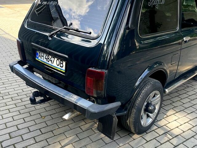 Зеленый ВАЗ Нива, объемом двигателя 1.7 л и пробегом 205 тыс. км за 5000 $, фото 2 на Automoto.ua