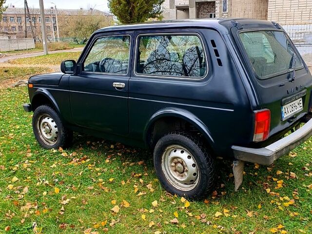 Зеленый ВАЗ Нива, объемом двигателя 1.7 л и пробегом 15 тыс. км за 3990 $, фото 8 на Automoto.ua