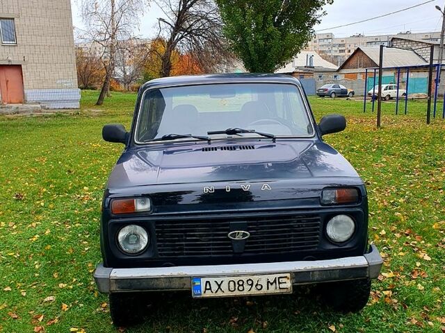 Зеленый ВАЗ Нива, объемом двигателя 1.7 л и пробегом 15 тыс. км за 3990 $, фото 3 на Automoto.ua