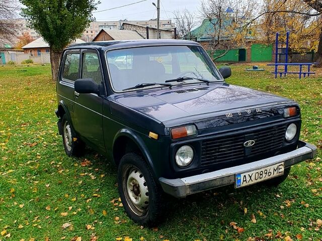 Зеленый ВАЗ Нива, объемом двигателя 1.7 л и пробегом 15 тыс. км за 3990 $, фото 4 на Automoto.ua