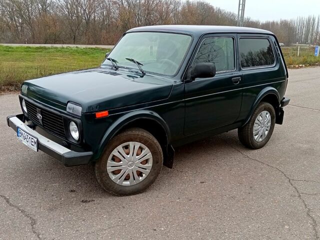 Зеленый ВАЗ Нива, объемом двигателя 1.7 л и пробегом 322 тыс. км за 3600 $, фото 1 на Automoto.ua