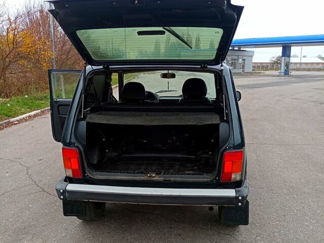 Зеленый ВАЗ Нива, объемом двигателя 1.7 л и пробегом 322 тыс. км за 3600 $, фото 5 на Automoto.ua