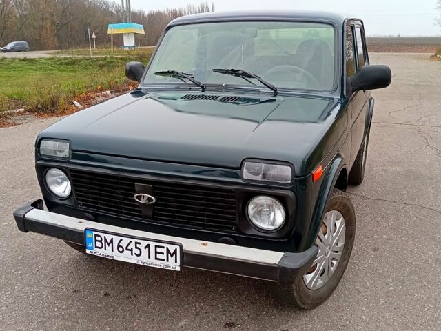 Зеленый ВАЗ Нива, объемом двигателя 1.7 л и пробегом 322 тыс. км за 3600 $, фото 2 на Automoto.ua