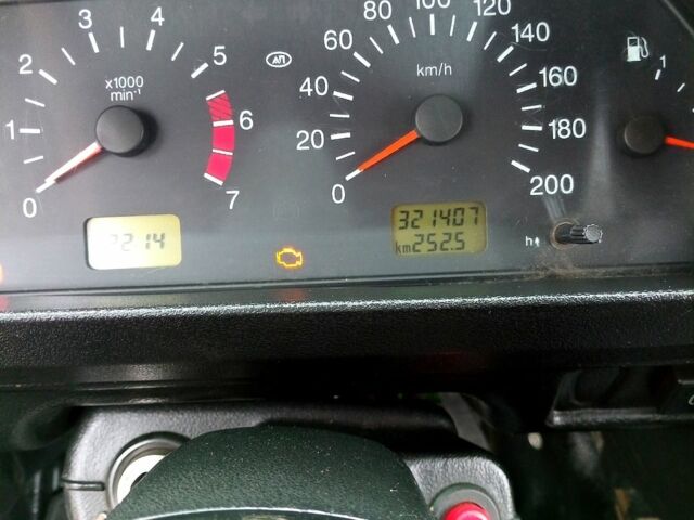 Зеленый ВАЗ Нива, объемом двигателя 1.7 л и пробегом 322 тыс. км за 3600 $, фото 4 на Automoto.ua