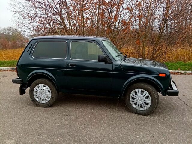 Зеленый ВАЗ Нива, объемом двигателя 1.7 л и пробегом 322 тыс. км за 3600 $, фото 10 на Automoto.ua