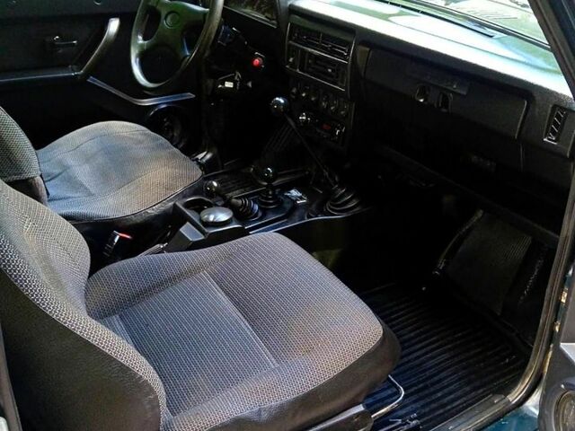 Зеленый ВАЗ Нива, объемом двигателя 1.7 л и пробегом 200 тыс. км за 3999 $, фото 4 на Automoto.ua