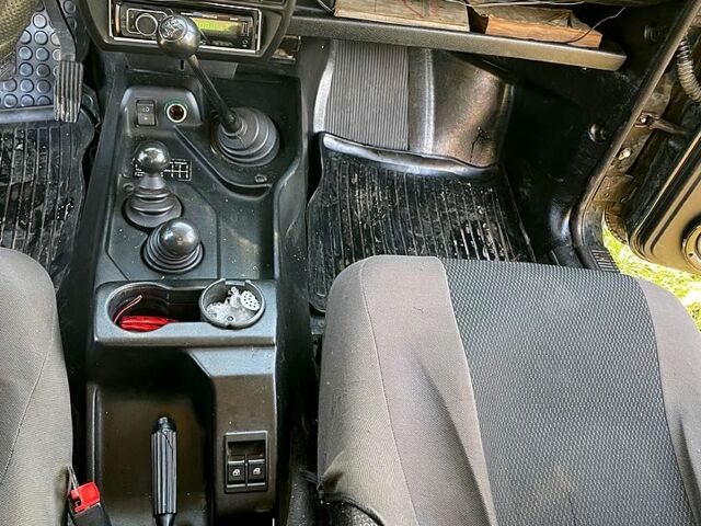 Зеленый ВАЗ Нива, объемом двигателя 1.7 л и пробегом 98 тыс. км за 5500 $, фото 10 на Automoto.ua