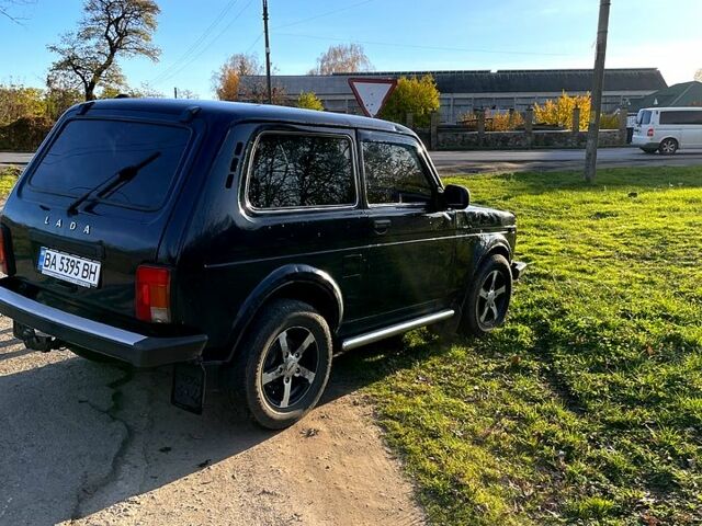 Зеленый ВАЗ Нива, объемом двигателя 1.7 л и пробегом 98 тыс. км за 5500 $, фото 2 на Automoto.ua