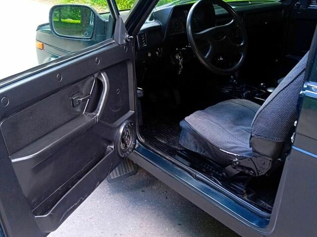 Зеленый ВАЗ Нива, объемом двигателя 1.7 л и пробегом 200 тыс. км за 3999 $, фото 10 на Automoto.ua