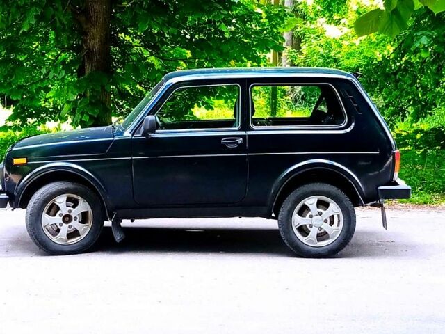 Зеленый ВАЗ Нива, объемом двигателя 1.7 л и пробегом 200 тыс. км за 3999 $, фото 5 на Automoto.ua