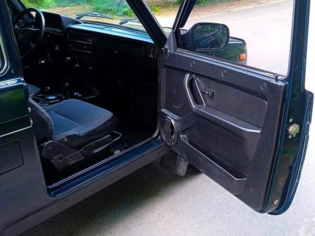 Зеленый ВАЗ Нива, объемом двигателя 1.7 л и пробегом 200 тыс. км за 3999 $, фото 3 на Automoto.ua