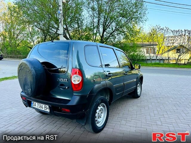 Зеленый ВАЗ Нива, объемом двигателя 1.7 л и пробегом 197 тыс. км за 4300 $, фото 10 на Automoto.ua