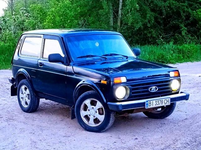 Зеленый ВАЗ Нива, объемом двигателя 1.7 л и пробегом 200 тыс. км за 3999 $, фото 1 на Automoto.ua