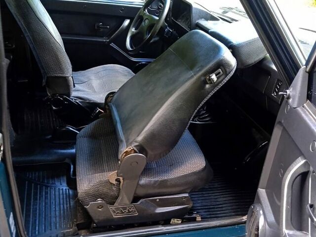 Зеленый ВАЗ Нива, объемом двигателя 1.7 л и пробегом 200 тыс. км за 3999 $, фото 7 на Automoto.ua