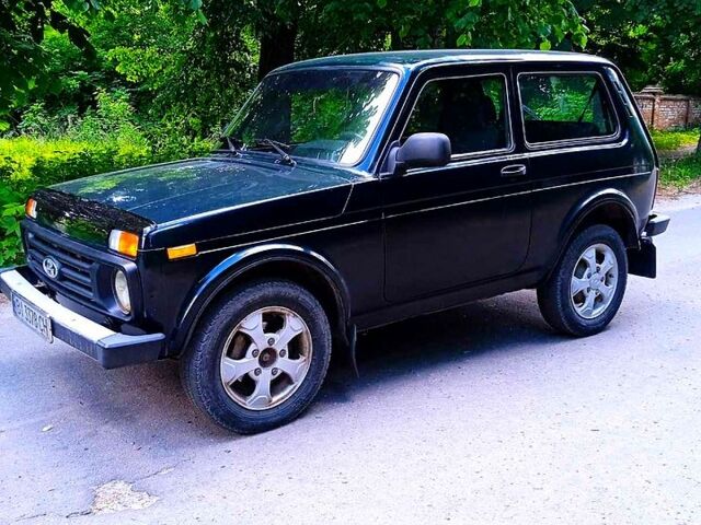 Зеленый ВАЗ Нива, объемом двигателя 1.7 л и пробегом 200 тыс. км за 3999 $, фото 12 на Automoto.ua