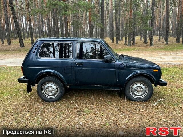 Зеленый ВАЗ Нива, объемом двигателя 1.7 л и пробегом 142 тыс. км за 3600 $, фото 2 на Automoto.ua