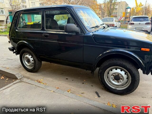 Зеленый ВАЗ Нива, объемом двигателя 1.7 л и пробегом 200 тыс. км за 3700 $, фото 2 на Automoto.ua