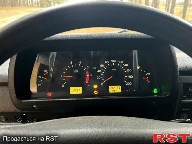 Зеленый ВАЗ Нива, объемом двигателя 1.7 л и пробегом 142 тыс. км за 3600 $, фото 9 на Automoto.ua