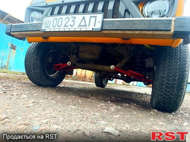 Помаранчевий ВАЗ Нива, об'ємом двигуна 1.5 л та пробігом 250 тис. км за 3800 $, фото 3 на Automoto.ua