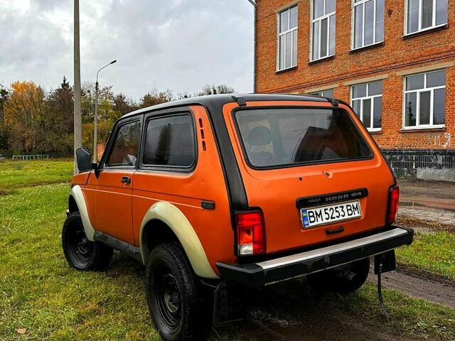 Оранжевый ВАЗ Нива, объемом двигателя 1.6 л и пробегом 300 тыс. км за 2999 $, фото 1 на Automoto.ua