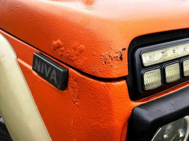 Оранжевый ВАЗ Нива, объемом двигателя 1.6 л и пробегом 300 тыс. км за 1999 $, фото 5 на Automoto.ua