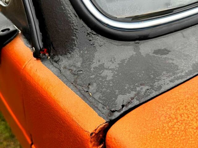 Оранжевый ВАЗ Нива, объемом двигателя 1.6 л и пробегом 300 тыс. км за 2999 $, фото 7 на Automoto.ua