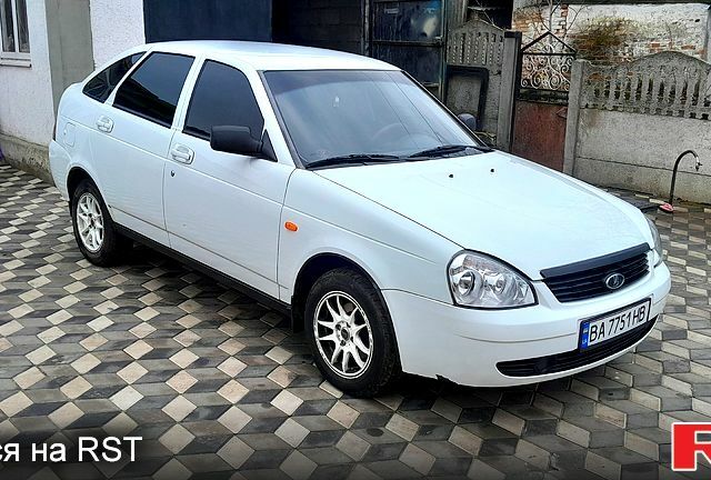 Белый ВАЗ Priora, объемом двигателя 1.6 л и пробегом 160 тыс. км за 2650 $, фото 1 на Automoto.ua