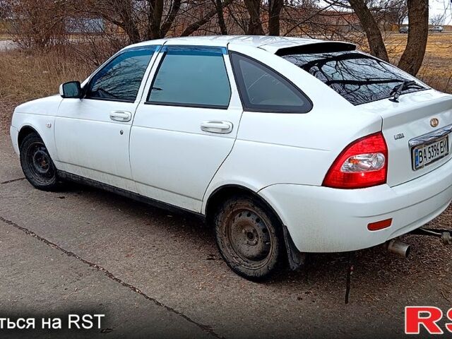 Белый ВАЗ Priora, объемом двигателя 1.6 л и пробегом 23000 тыс. км за 1900 $, фото 3 на Automoto.ua