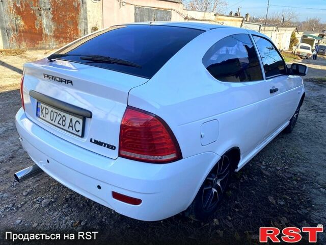 Білий ВАЗ Priora, об'ємом двигуна 1.6 л та пробігом 183 тис. км за 6200 $, фото 3 на Automoto.ua